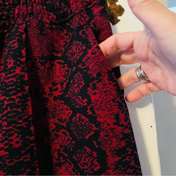 Ivy Park x Adidas Snake Print Sweatpants in Cherry Wood NWT Unisex Size Small - Picture 5 of 6